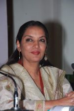Shabana Azmi at Mukesh Batra_s Healing with Homeopothy book launch in Crossword, Kemps Corner on 21st Sept 2011 (22).JPG
